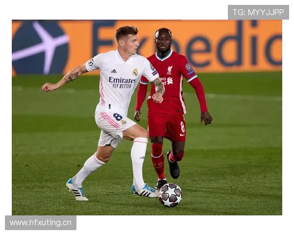 卡马文加 vs 克罗斯：出球能力与中场组织结构差异